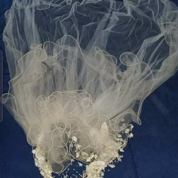 Vintage wedding dress - Picture 2 of 3